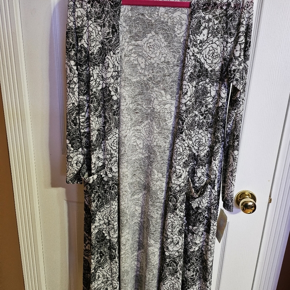 Lularoe Sarah Size S NWT - Picture 2 of 7